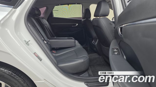 Hyundai Sonata 2020 — photo 17