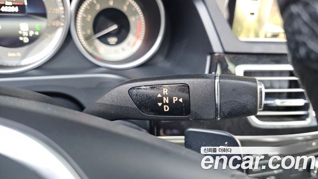 Mercedes-Benz E-Class 2016 — photo 9