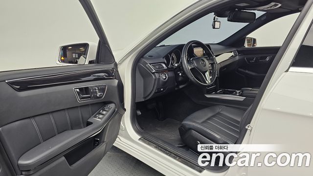 Mercedes-Benz E-Class 2016 — photo 10