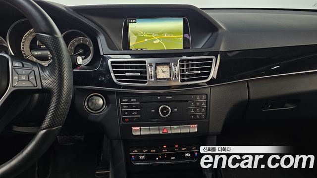 Mercedes-Benz E-Class 2016 — photo 12