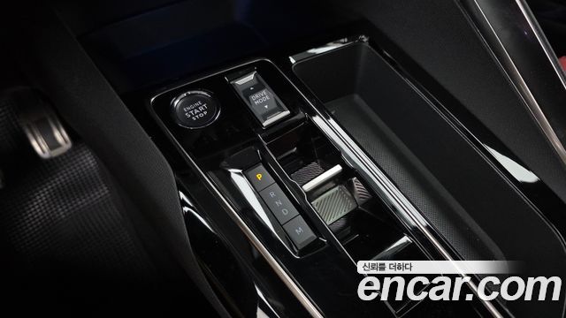 Peugeot 5008 2024 — photo 9