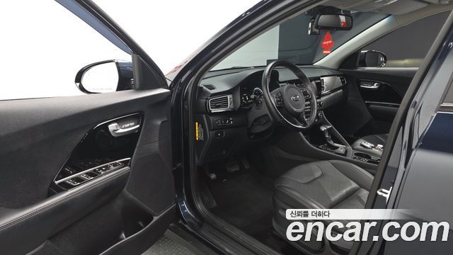 Kia Niro 2018 — photo 13