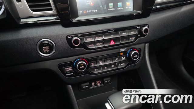 Kia Niro 2018 — photo 23