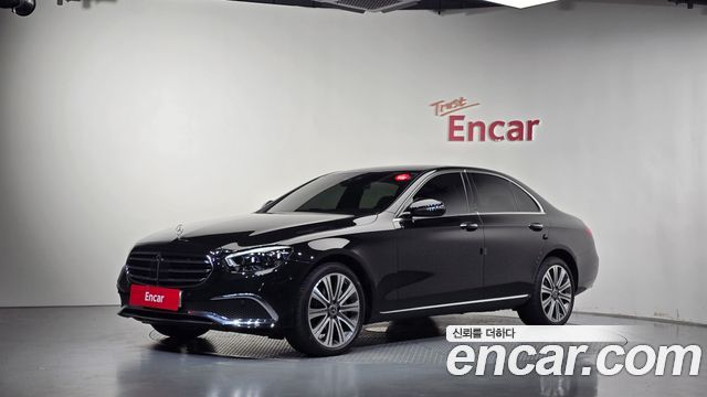 Mercedes-Benz E-Class 2023 — photo 1