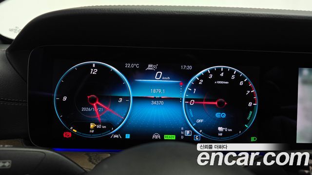 Mercedes-Benz E-Class 2023 — photo 11