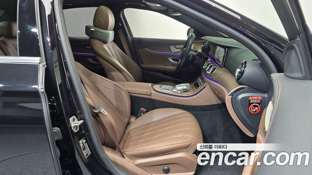 Mercedes-Benz E-Class 2023 — photo 16