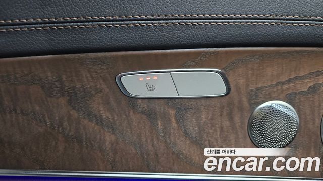 Mercedes-Benz E-Class 2023 — photo 29