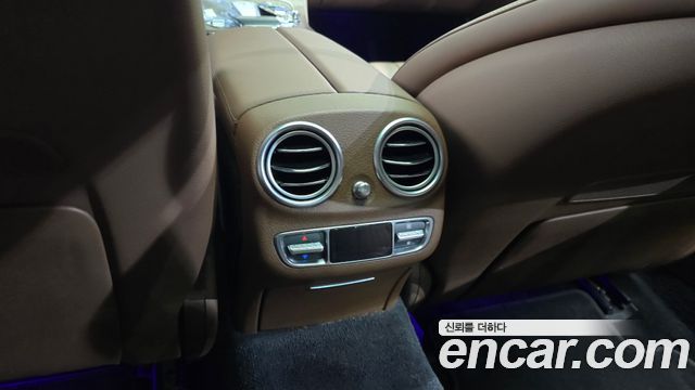 Mercedes-Benz E-Class 2023 — photo 30