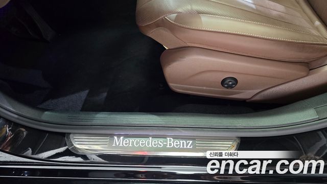 Mercedes-Benz E-Class 2023 — photo 33
