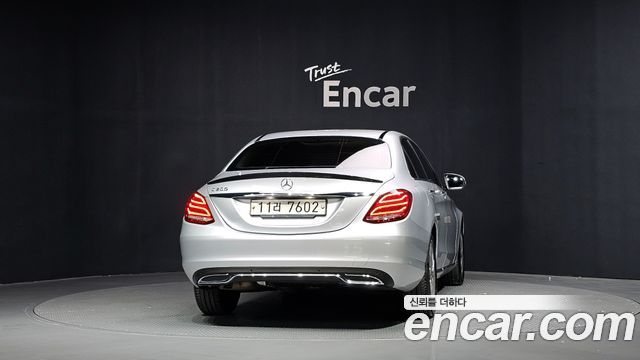 Mercedes-Benz C-Class 2018 — photo 4