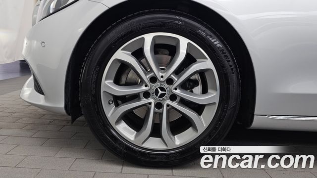 Mercedes-Benz C-Class 2018 — photo 5