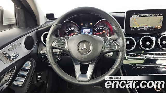 Mercedes-Benz C-Class 2018 — photo 13