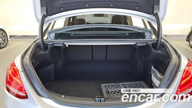 Mercedes-Benz C-Class 2018 — photo 20