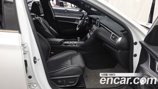 Genesis G70 2020 — photo 17