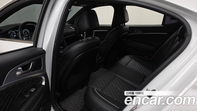 Genesis G70 2020 — photo 16