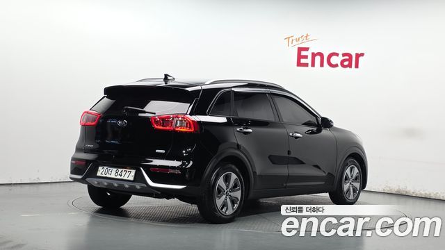 Kia Niro 2018 — photo 2