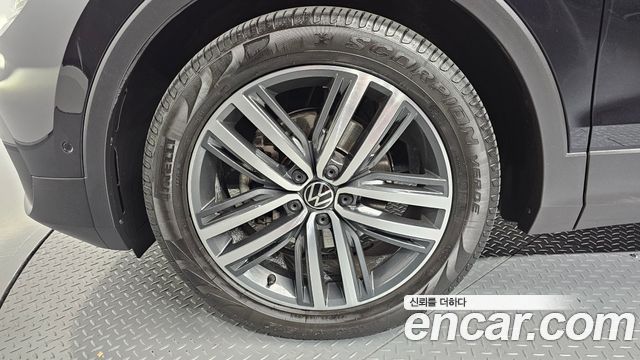 Volkswagen Tiguan 2023 — photo 5