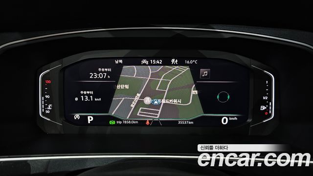 Volkswagen Tiguan 2023 — photo 11