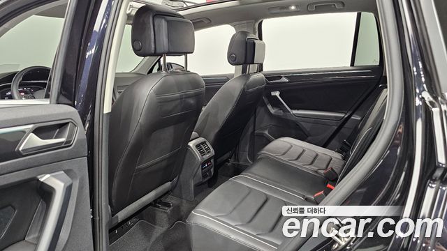 Volkswagen Tiguan 2023 — photo 18