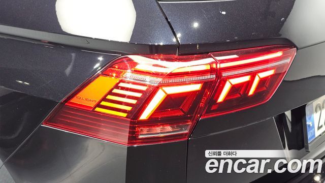 Volkswagen Tiguan 2023 — photo 9