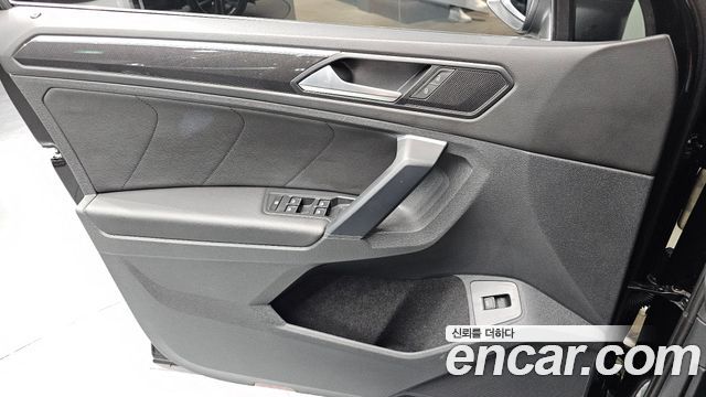 Volkswagen Tiguan 2023 — photo 14
