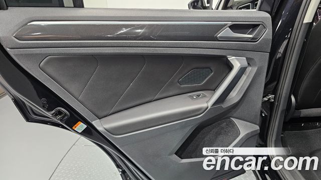 Volkswagen Tiguan 2023 — photo 15