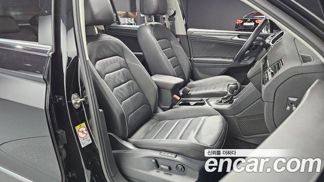 Volkswagen Tiguan 2023 — photo 16
