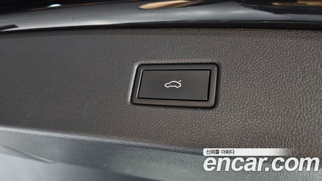 Volkswagen Tiguan 2023 — photo 36