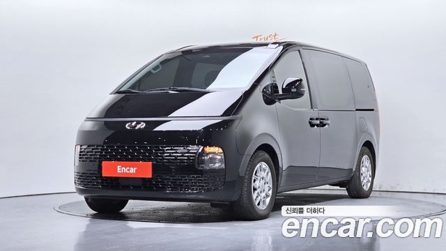 Hyundai Staria 2022 — photo 1