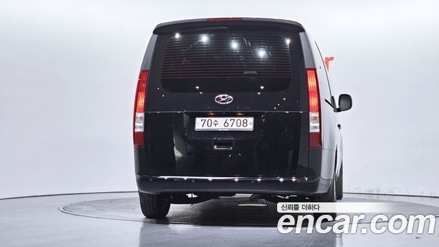 Hyundai Staria 2022 — photo 4