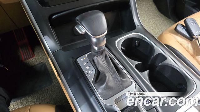 Kia Canival 2023 — photo 9