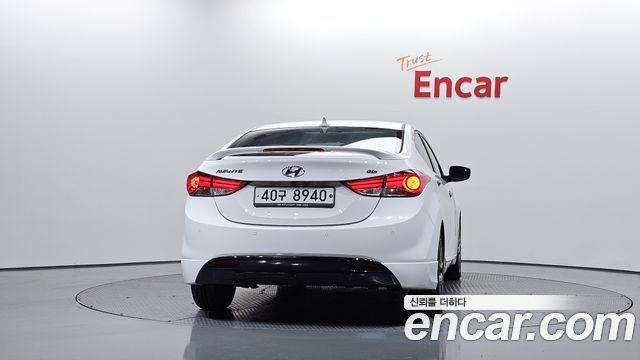 Hyundai AVANTE 2013 — photo 4