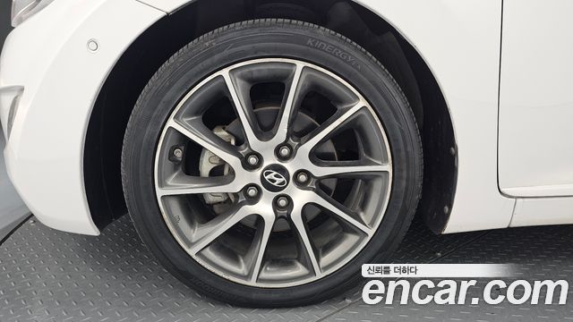 Hyundai AVANTE 2013 — photo 5