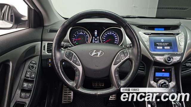 Hyundai AVANTE 2013 — photo 13