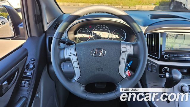 Hyundai Starex 2019 — photo 13