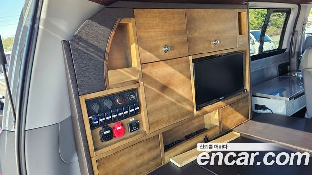 Hyundai Starex 2019 — photo 16