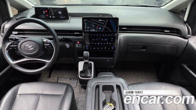 Hyundai Staria 2022 — photo 10