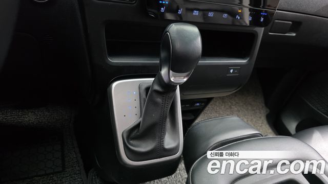 Hyundai Staria 2022 — photo 12