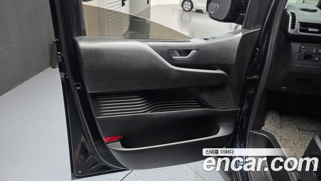 Hyundai Staria 2022 — photo 14
