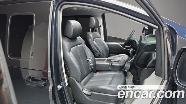 Hyundai Staria 2022 — photo 16
