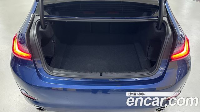 BMW 3-Series 2022 — photo 20