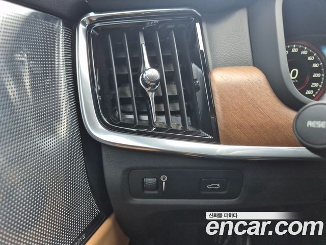 Volvo S90 2019 — photo 18
