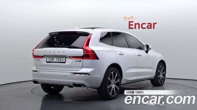 Volvo XC60 2018 — photo 2