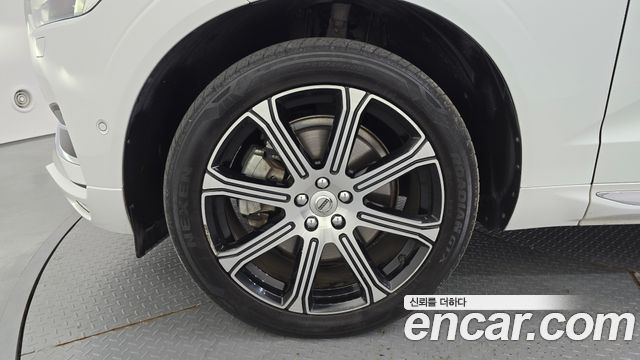 Volvo XC60 2018 — photo 5