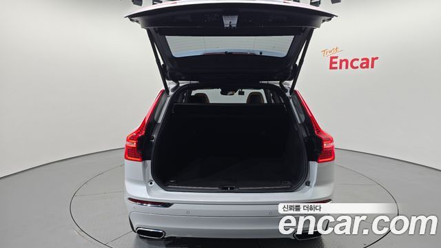 Volvo XC60 2018 — photo 26