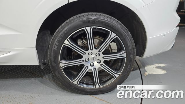 Volvo XC60 2018 — photo 7