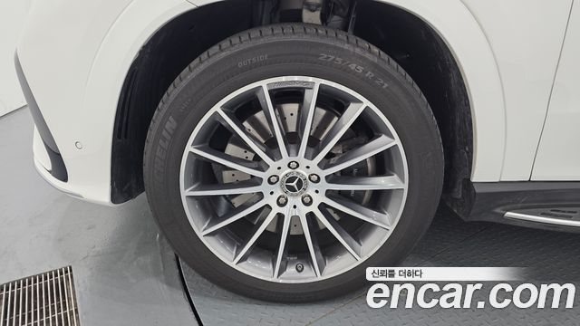Mercedes-Benz GLE-Class 2024 — photo 5