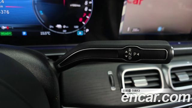 Mercedes-Benz GLE-Class 2024 — photo 12