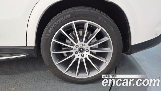 Mercedes-Benz GLE-Class 2024 — photo 7
