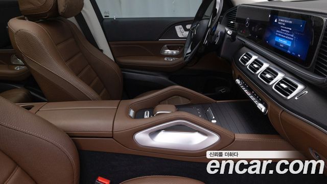 Mercedes-Benz GLS-Class 2025 — photo 9